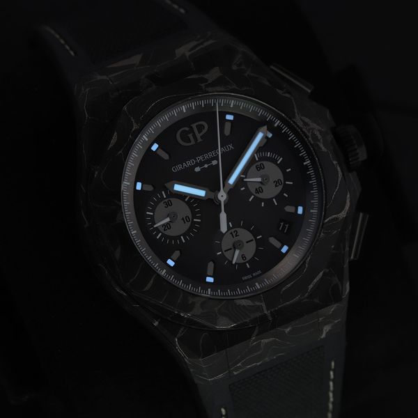 Girard Perregaux Laureato 81060-41-3222-1CX
